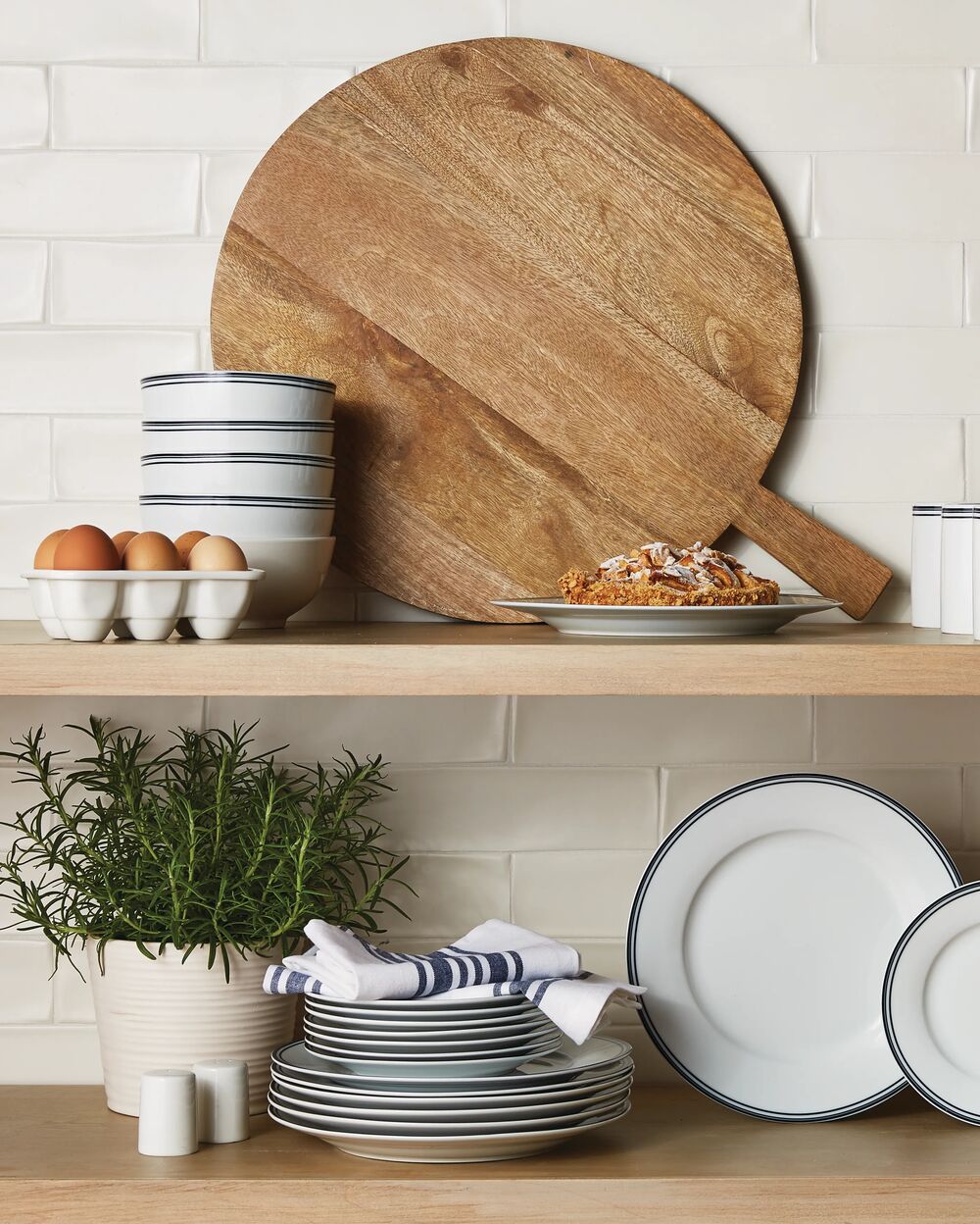 5 reasons to try an open shelf kitchen