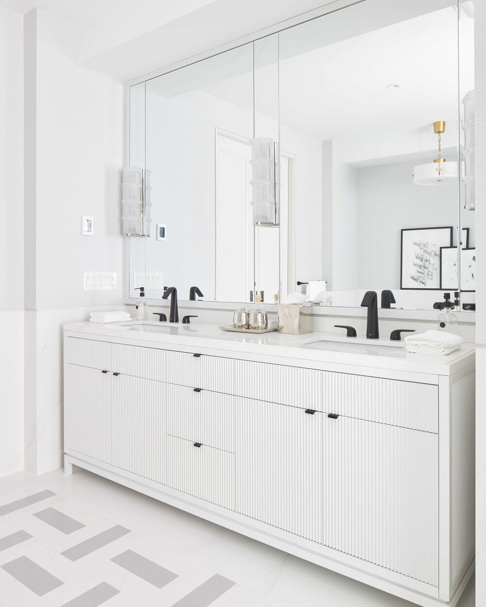 Black and white bathroom vanity 