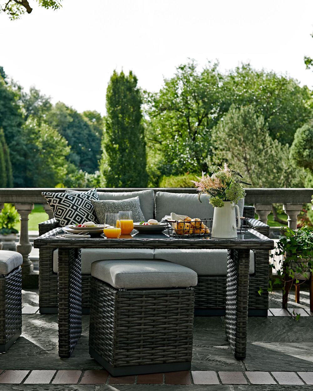 Tips for the ultimate staycation GlucksteinHome Sedona patio