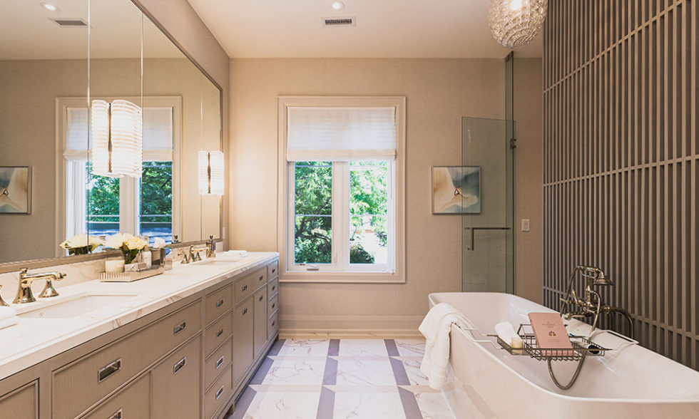 Why This Black and White Ensuite is Giving Us Major Bathroom Envy