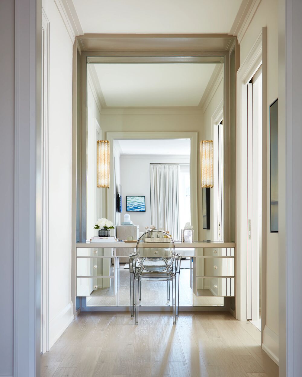 Principal ensuite dressing area