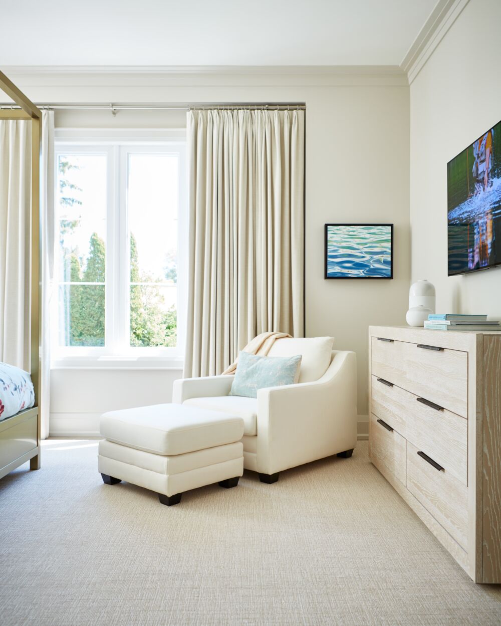 Principal bedroom reading nook