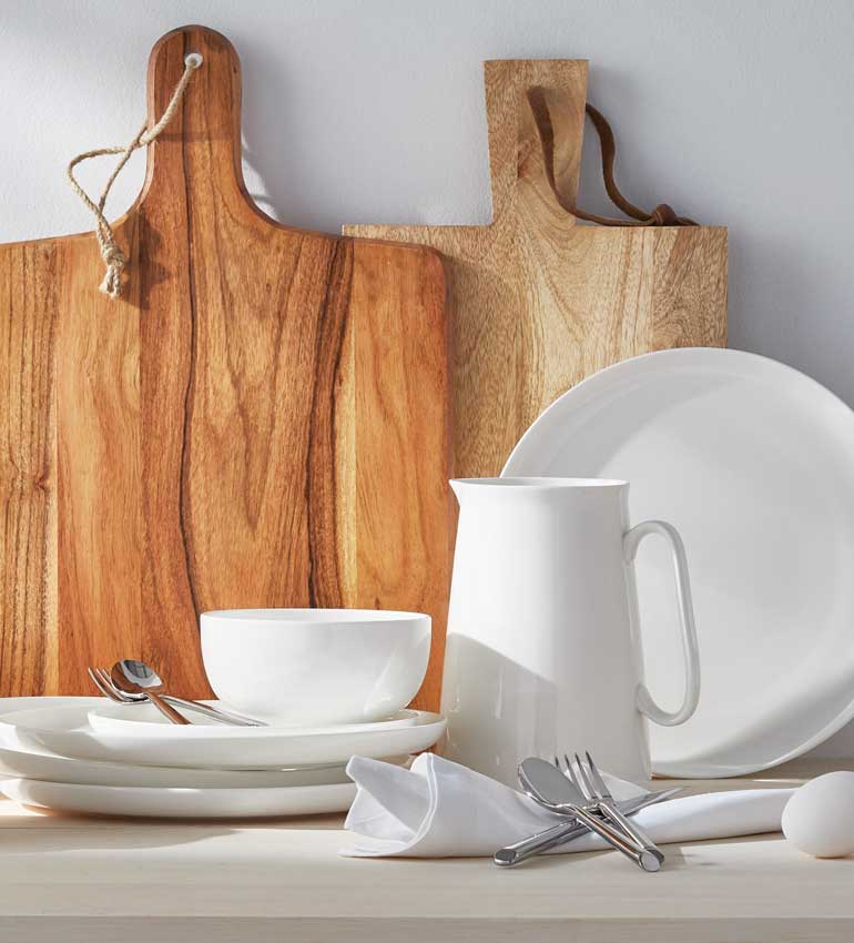 Crisp White and Warm Wood Gluckstein Home | Crisp White and Warm Wood
