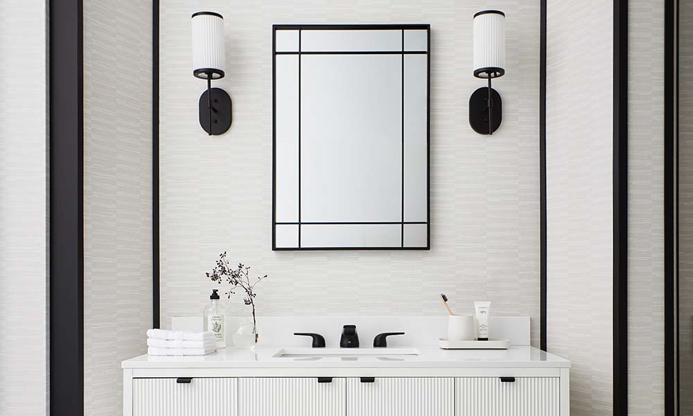 4 Ways to Tap into the Black Metal Trend in the Bathroom