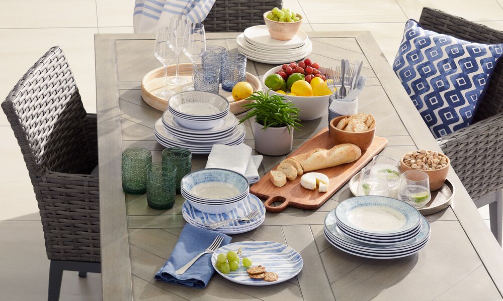 4 Tips for Smooth Outdoor Entertaining