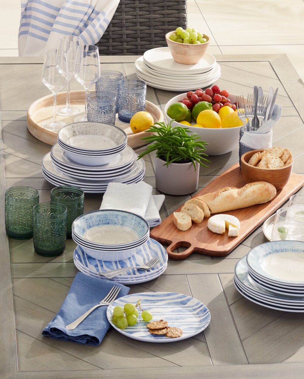 Smooth outdoor entertaining tips GluckstienHome patio tabletop