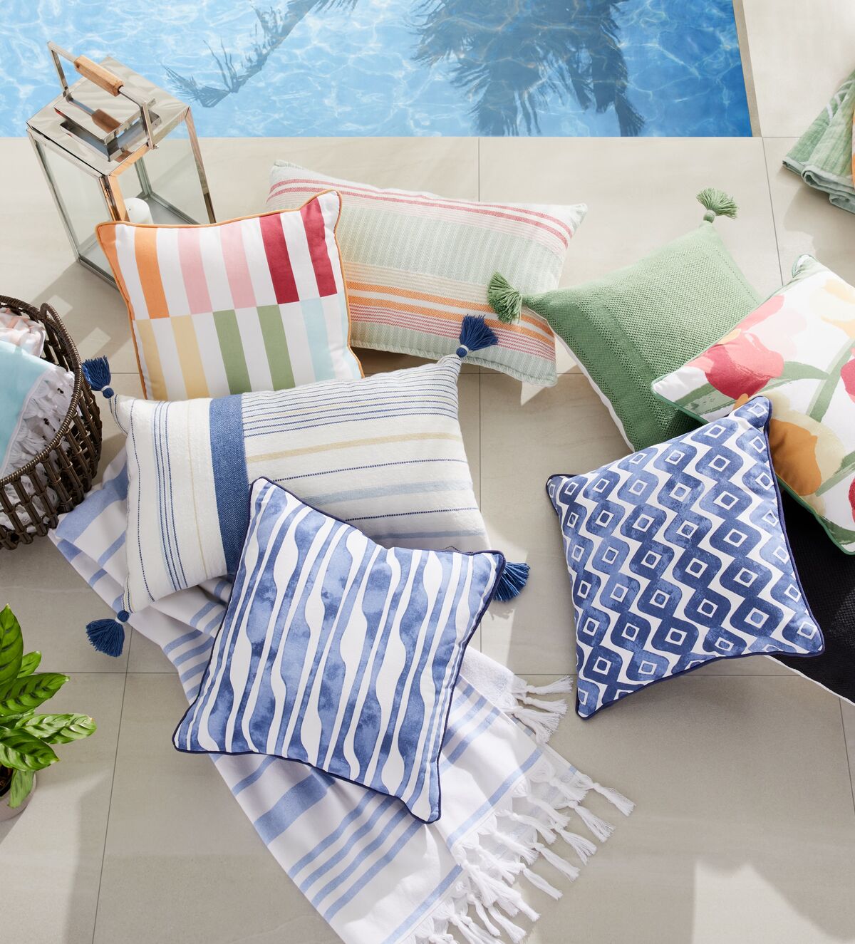 GlucksteinHome Outdoor Cushions
