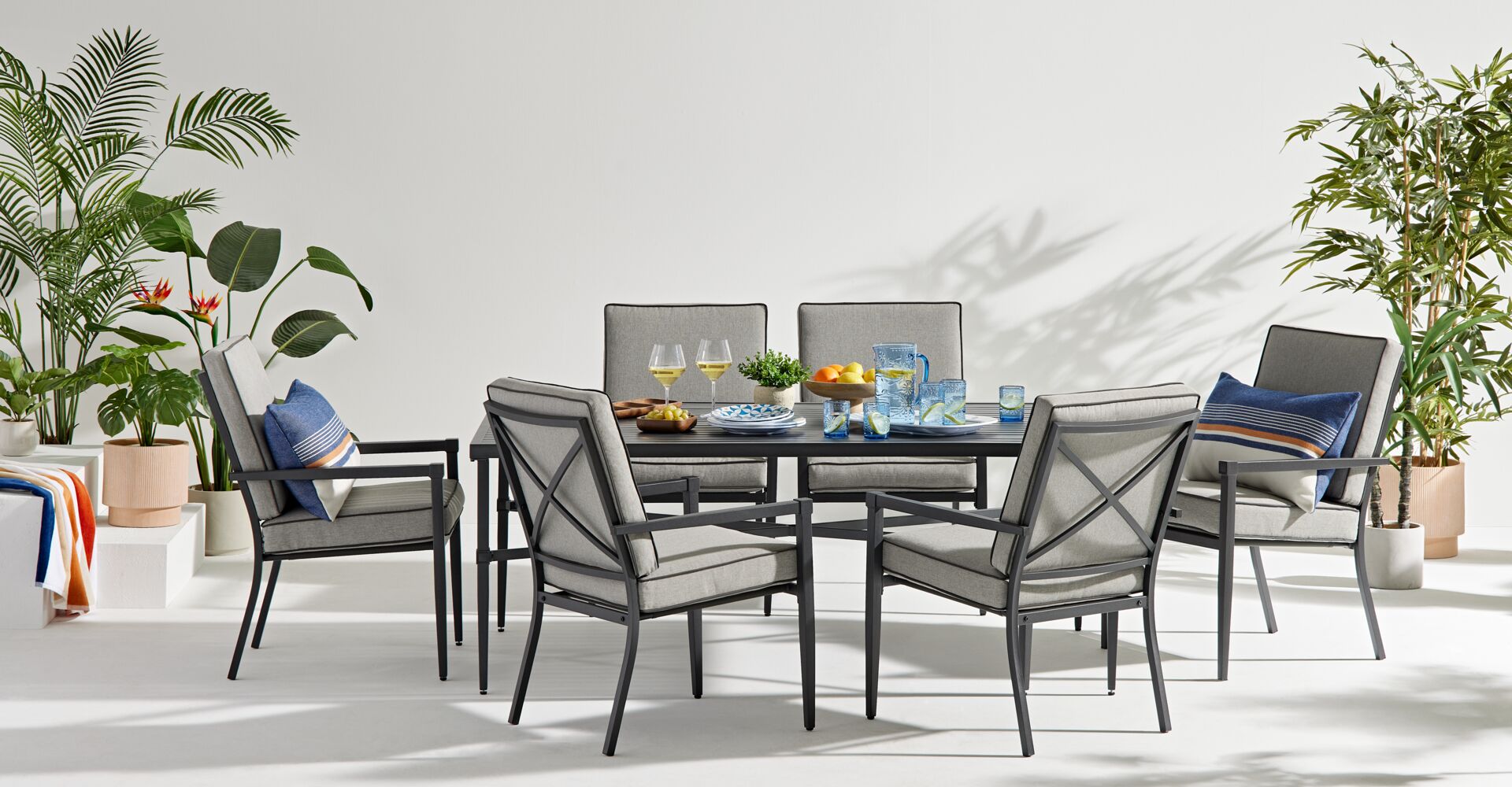 GlucksteinHome patio furniture Malibu dining set