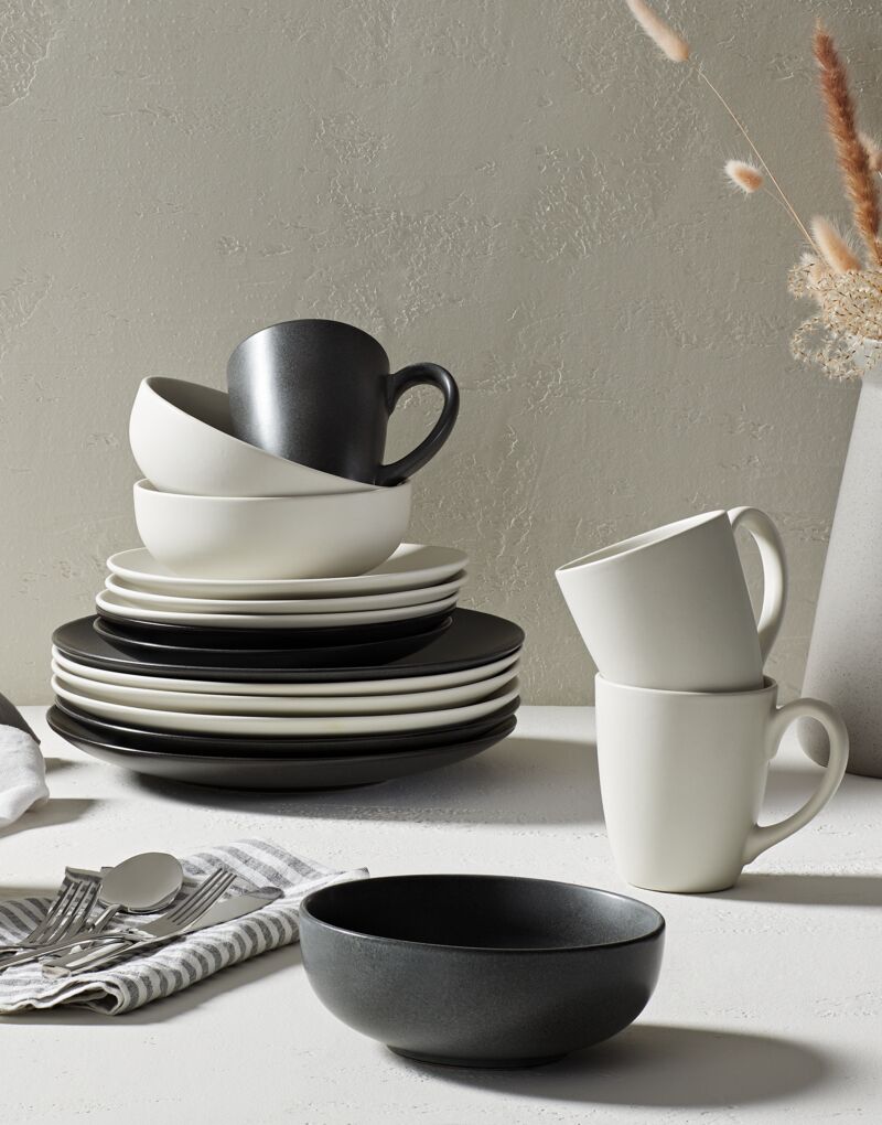 Modern GlucksteinHome dinnerware