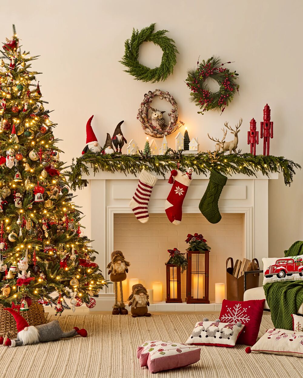 How to create a cozy Christmas mantel GlucksteinHome