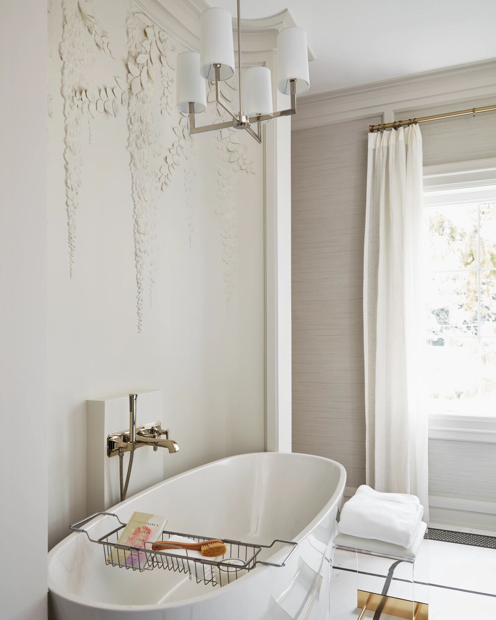 Bathtub design idea with plaster detail Brian Gluckstein