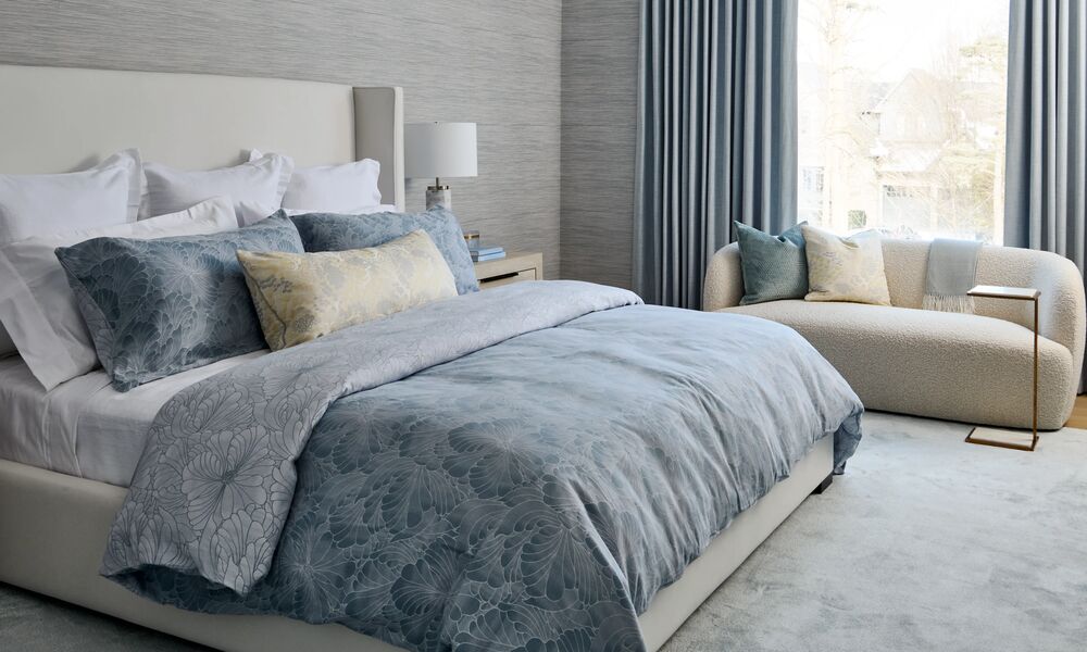 How to Transform Your Bedroom with One Colour
