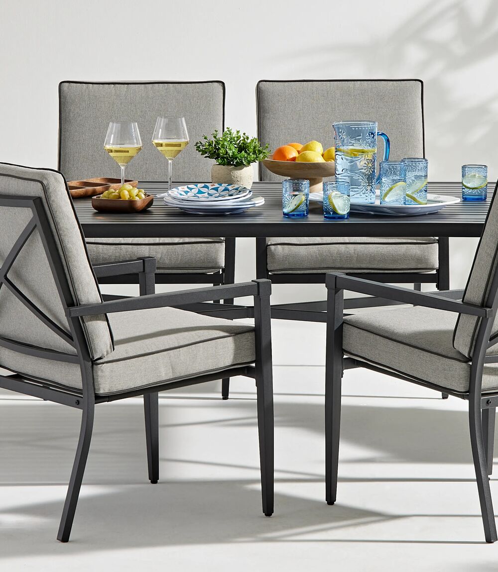 GlucksteinHome Malibu outdoor dining set