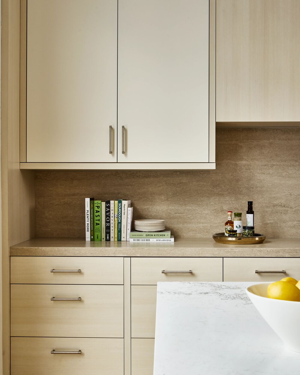 GlucksteinHome mixed materials kitchen