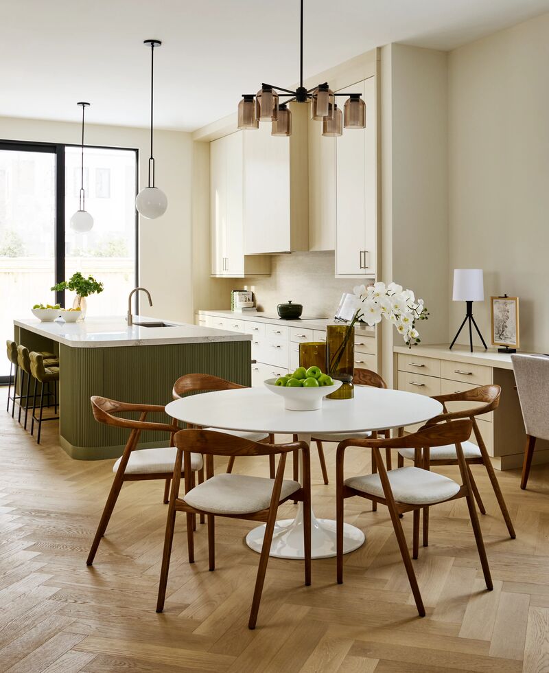 GlucksteinElements Orly Carlyle kitchen lighting