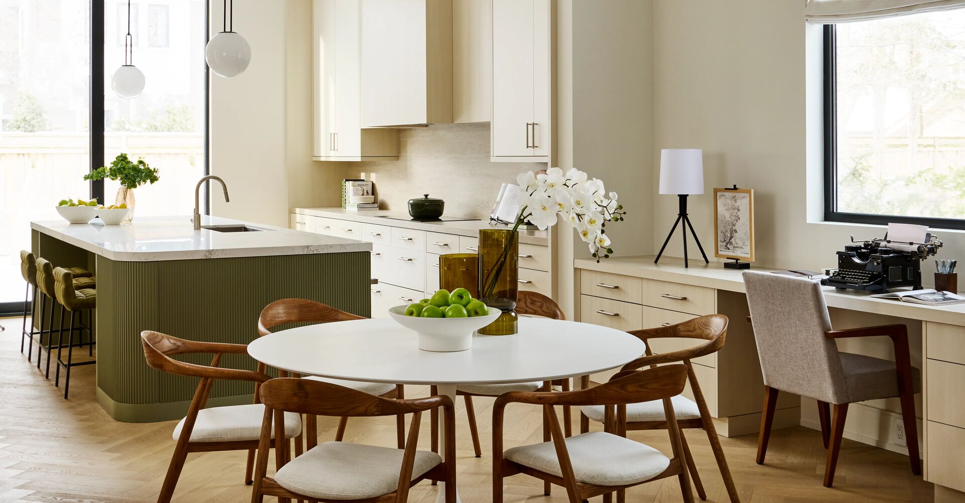 GlucksteinElements Orly Carlyle kitchen lighting
