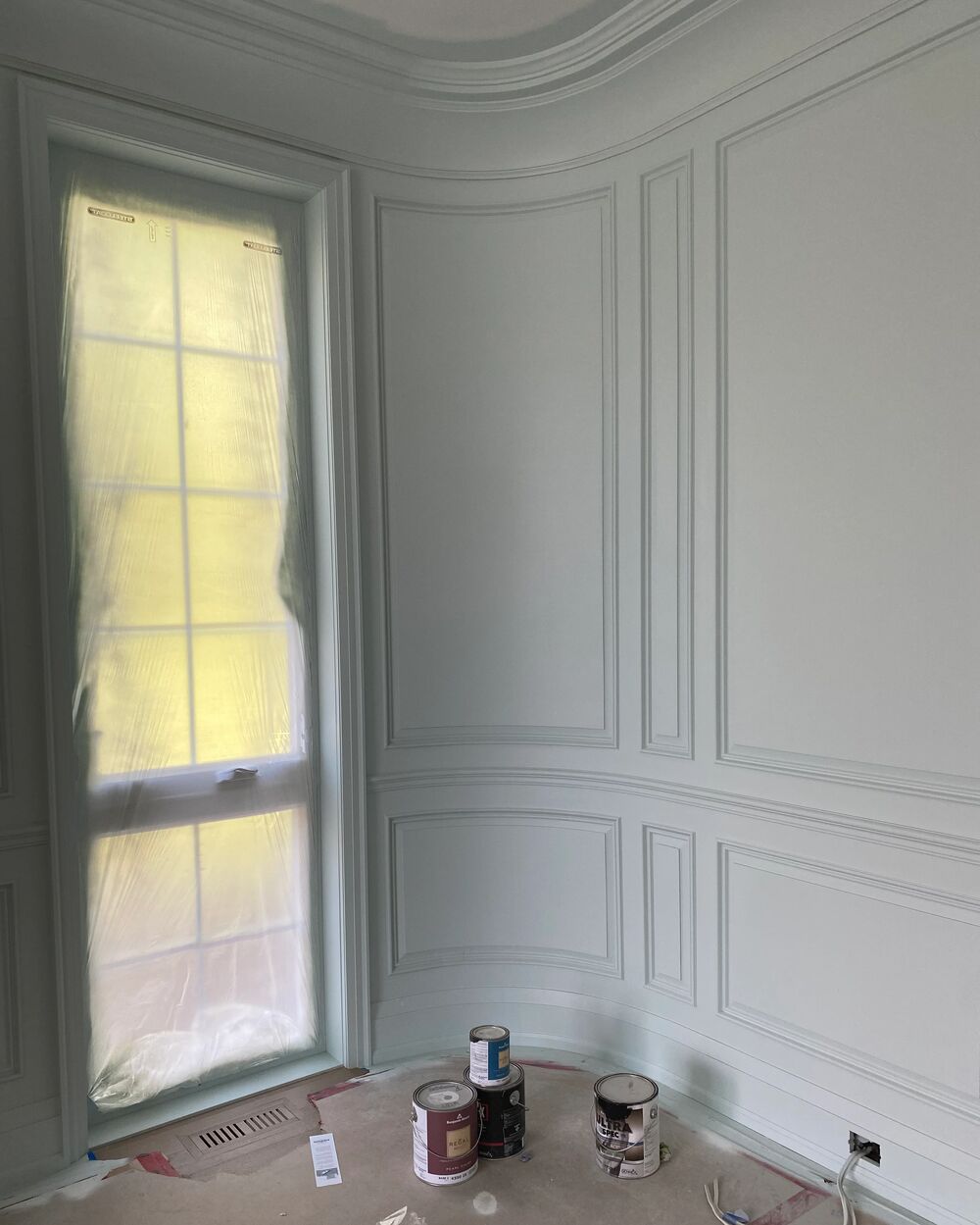 Luxurious design detail panelled curved wall