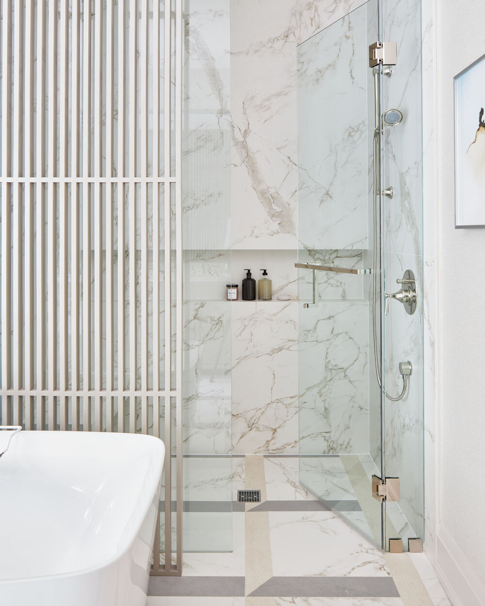 GlucksteinHome luxurious design details shower niche