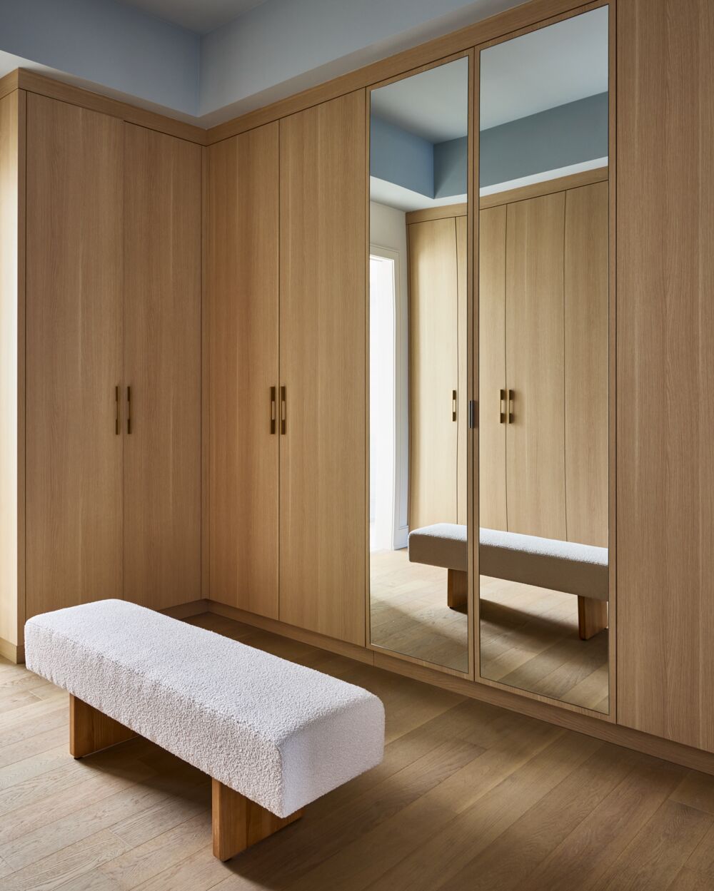 Gluckstein Design dressing room closet